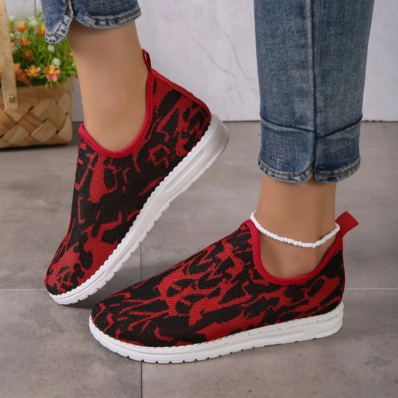 New Mix Color Soft Sole Sneakers for Women Autumn 2023 Slip-On Breathable Knitted Flat Shoes Woman Light Non-Slip Shoes
