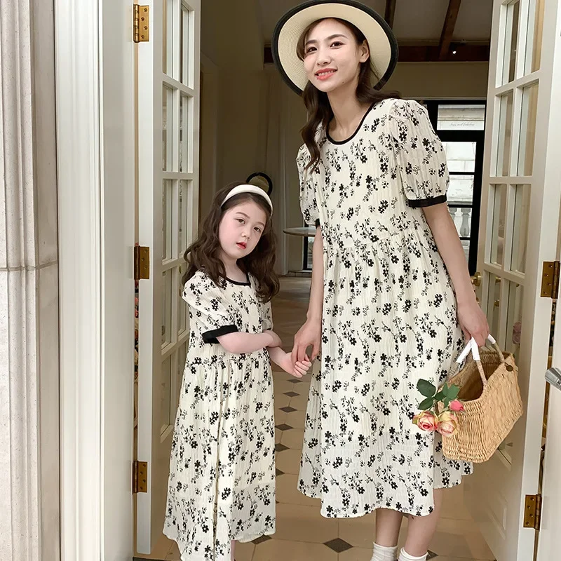 

2023 Summer fashion family floral matching dress Mother and daughter loose dresses