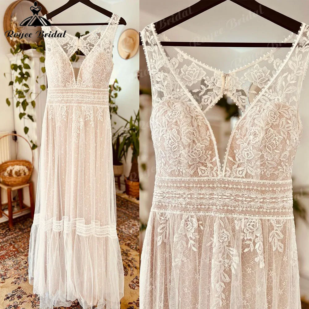 Strand-Brautkleid 2026: Ärmelloses V-Ausschnitt-Kleid mit Spitzenapplikationen, Boho-Stil, Rückenfreies Hochzeitskleid, Maßgeschneiderte Brautmode