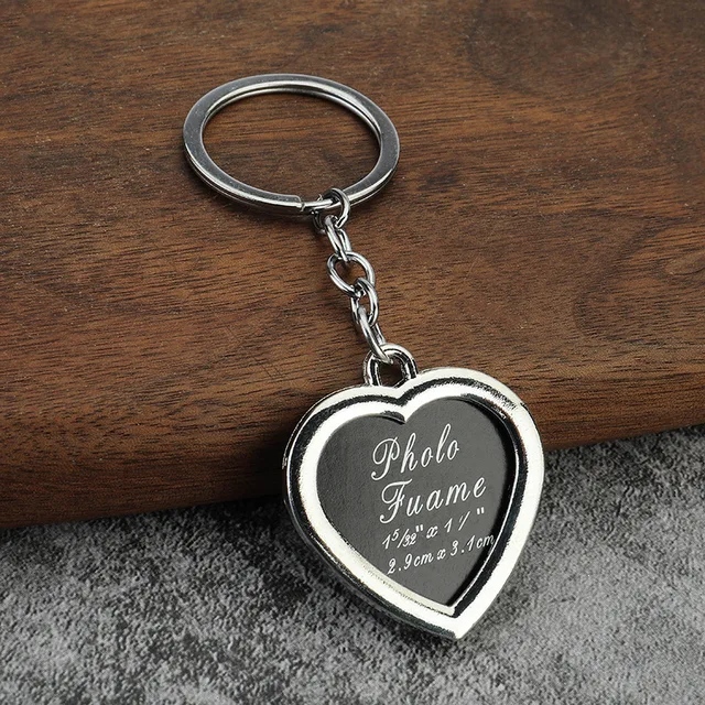 소중한 순간을 간직하는 우아하고 개인화된 사랑의 열쇠 고리