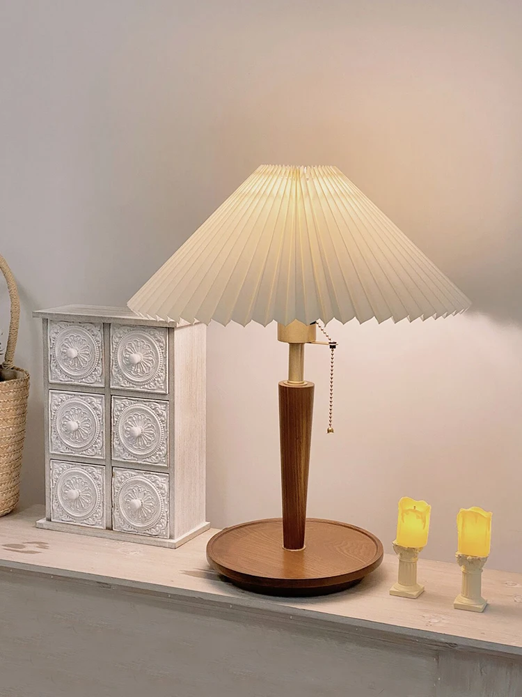 

Nordic bedside table lamp pleated net red light in antique brass living room bedroom