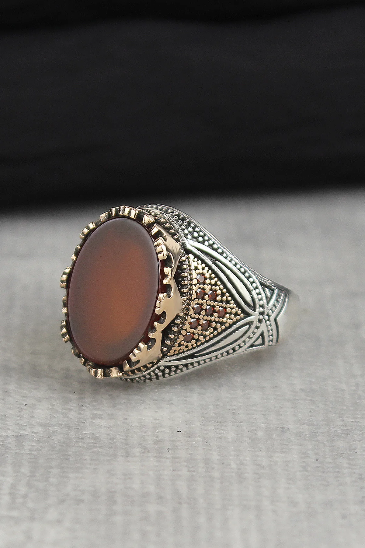 

Мужское серебряное кольцо с драгоценным камнем Agate