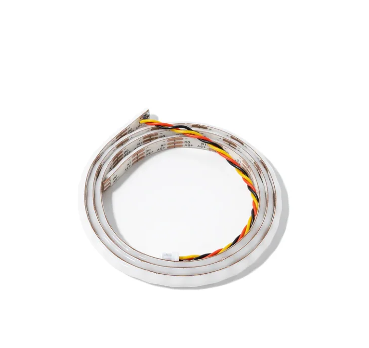Contrôleur RVB de la bande LED NightFire 500mm pour drone FPV, prêt à être installé.