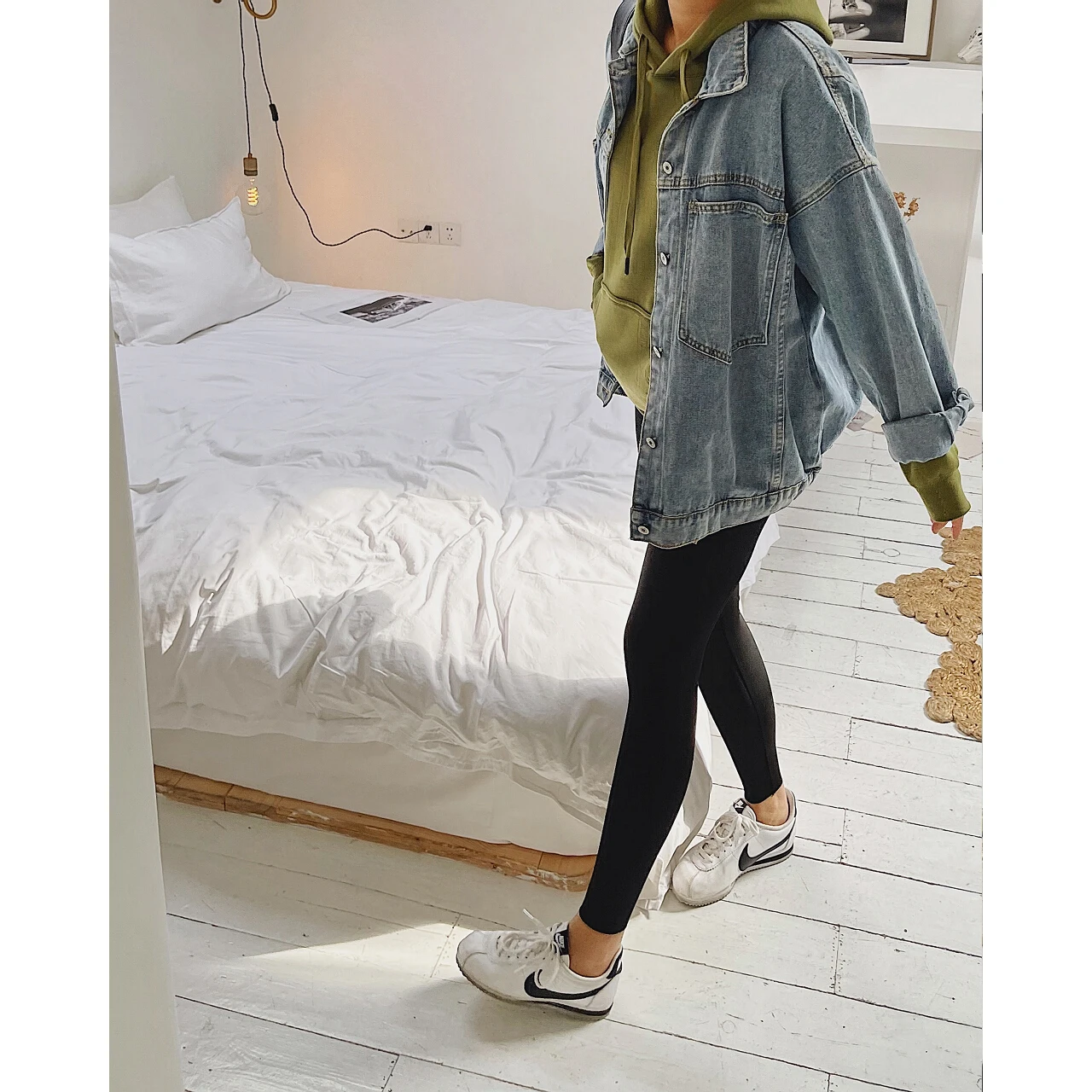2022 Women Black pants leggings naked  clothes sexy Capri seamless gym fitness cycling shorts high waist sportswear jeans Tights