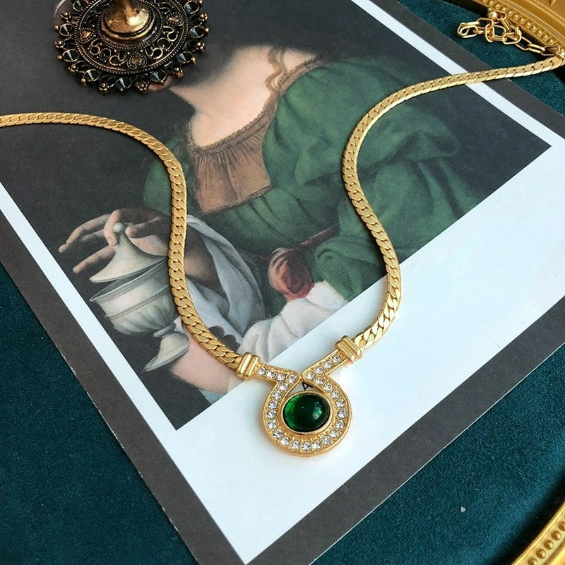 

Glass Pendant All-Match Necklace