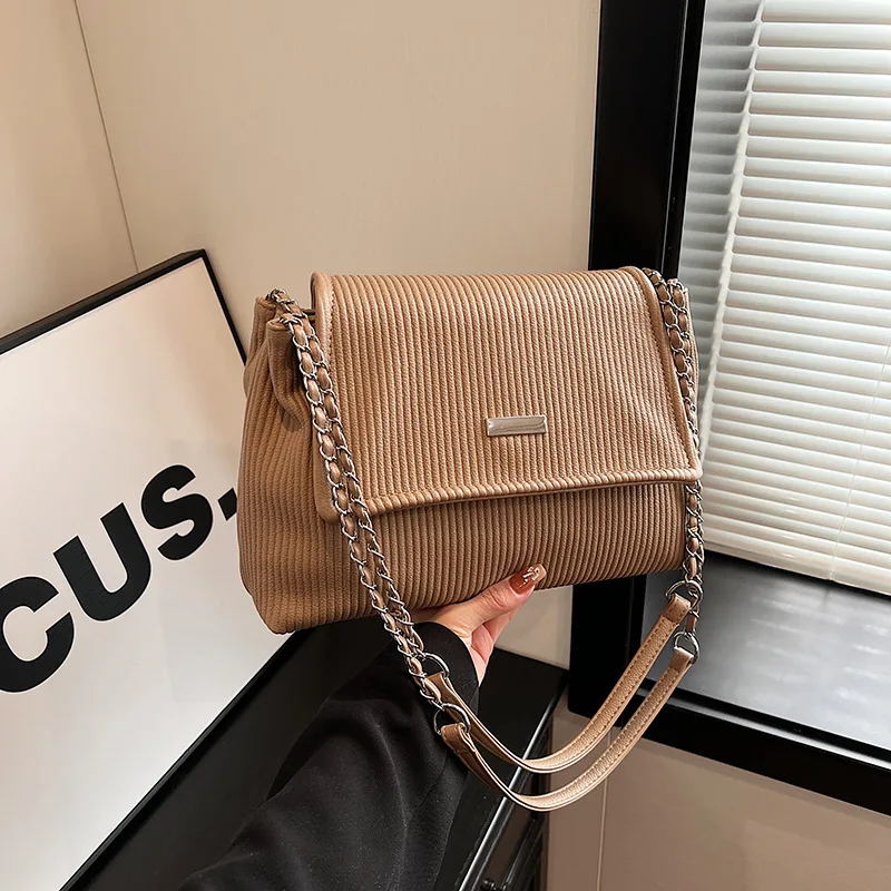 Large Capacity Bag for Women 2024 Solid Color New Fashion Special-Interest Texture Chain Shoulder Retro Crossbody Tote Bag