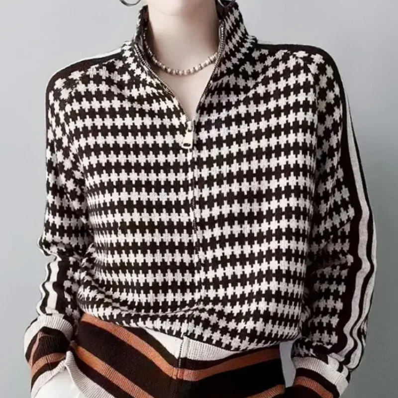 

2023 Winter Women's Turtleneck Sweater Warm Pullover Commuter Elegant Top Loose Casual Women's Top Retro Contrast Color Cardigan