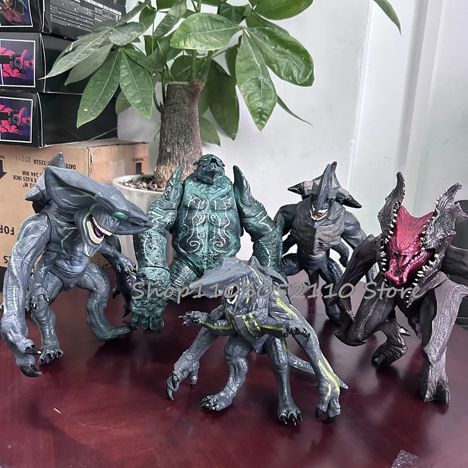 New Monsters Figure 5 Style Scunner Leathback Mega Kaiju