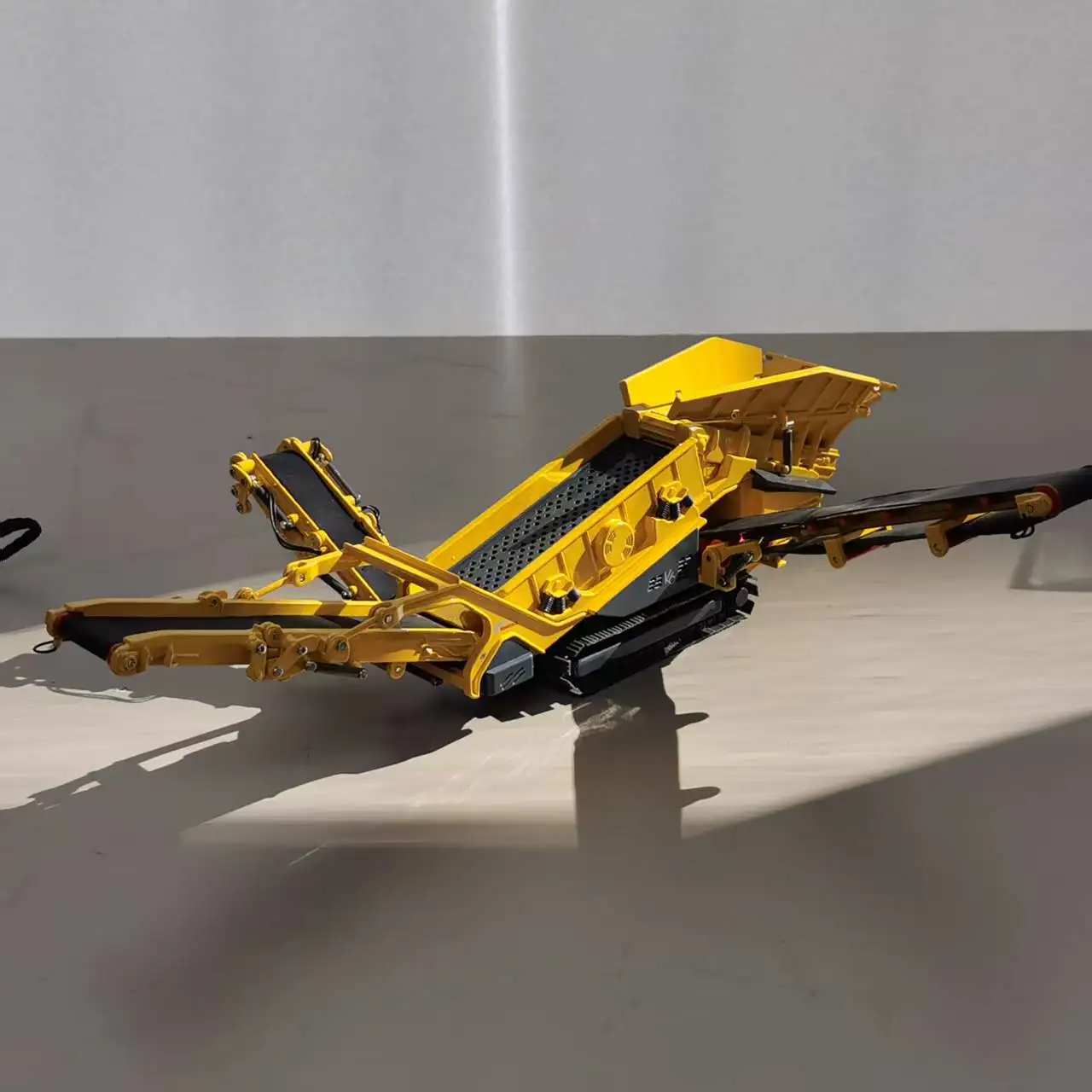 Keestrack Screening Crusher Crawler Transport Machinery 1:50 Scale Alloy Rare Engineering Car Model Toy Gift Collection Die-cast 17 S6dd6bfee6108499ea42e10260a0c0167u