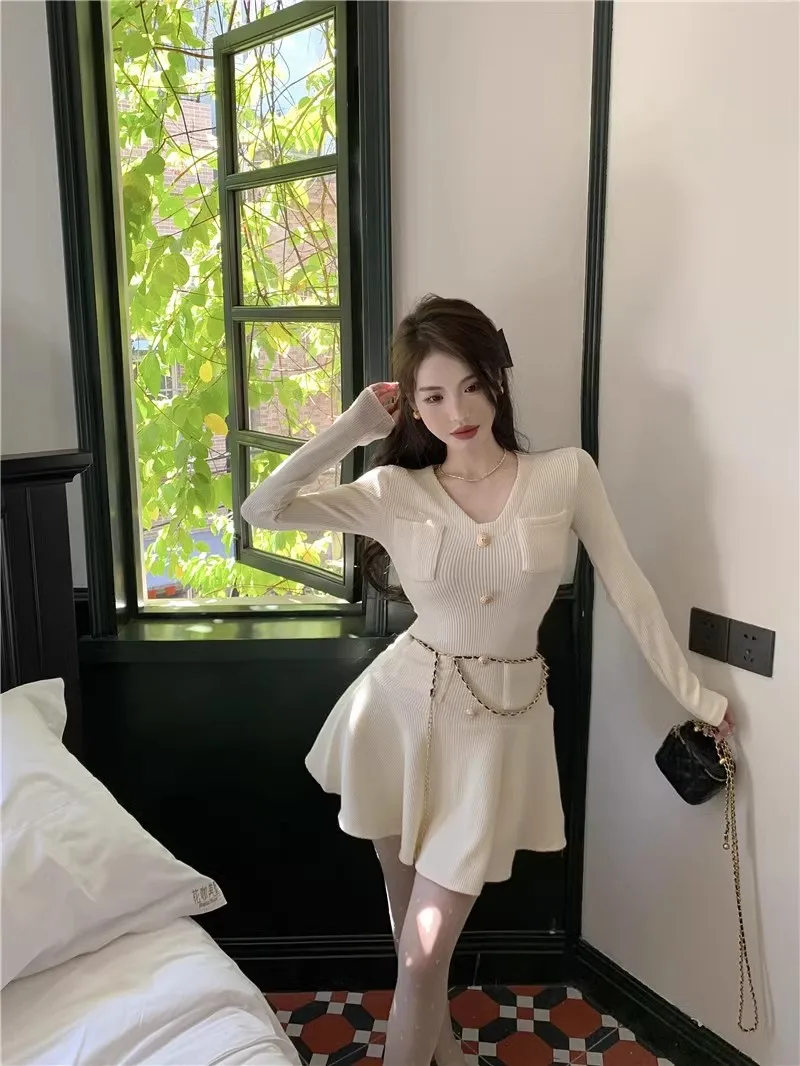 

Solid Y2K Knitted Dress Women Long Sleeve Sexy but Cute Mini Dress Female Casual Korean Fashion Slim Chains Sweater Dress 2024