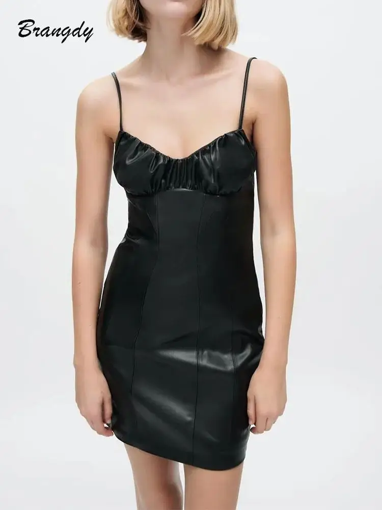 

Сексуальное платье Traf из искусственной кожи с открытой спиной, Клубное короткое платье, однотонное черное обтягивающее мини-платье из латекса
