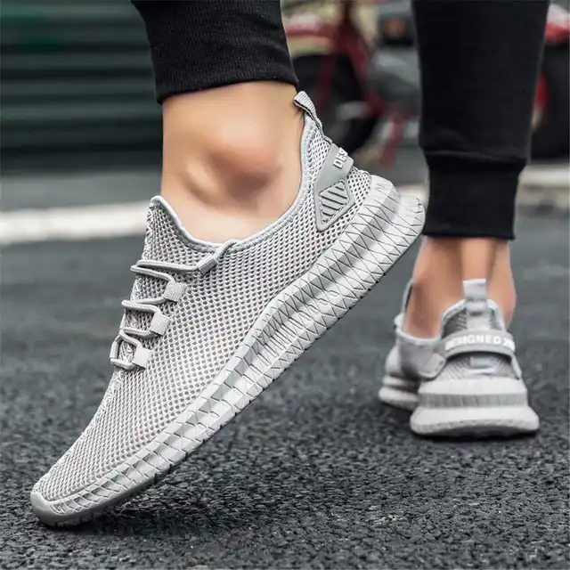 남성용 캐주얼 테니스 러닝화: 저렴하고 스타일리시한 스포티 필수품