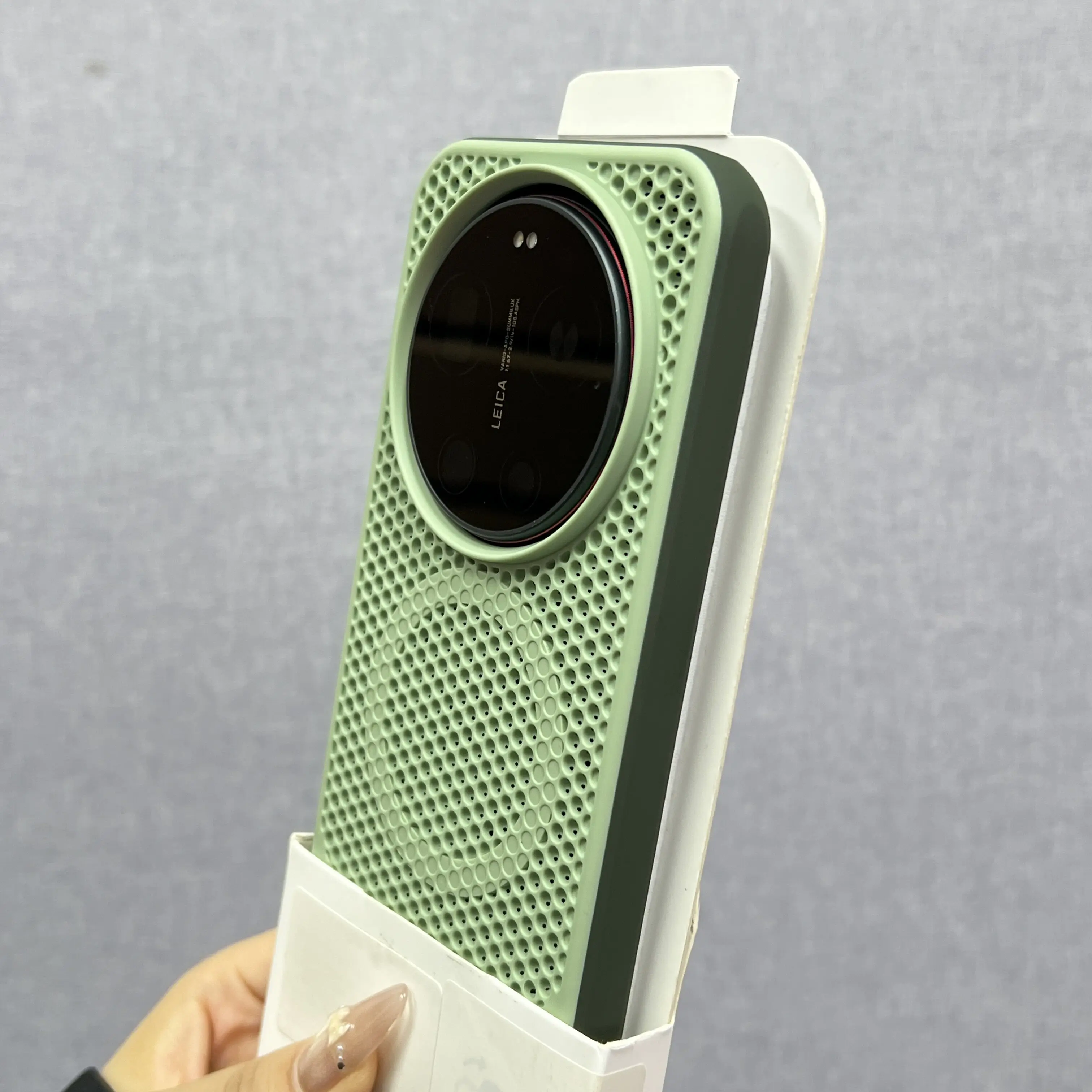 Ultra Luxury Heat Dissipation Magnetic Stand Case with Magsafe Wireless Charging Compatibility
