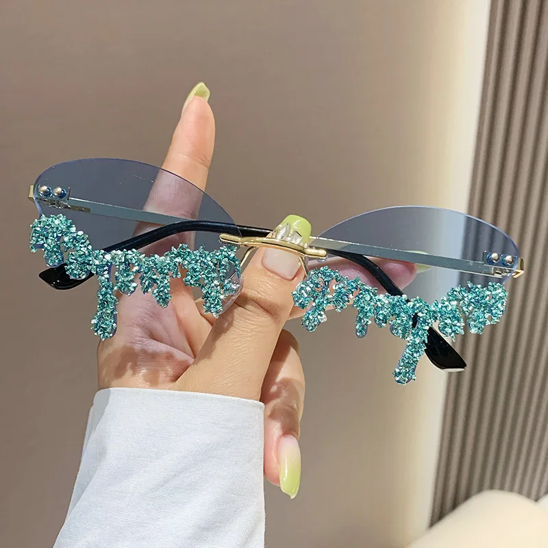 

Tear Shape Fashion Rimless Y2k Sunglasses for Women Luxury Brand Designer Diamond Sun Glasses Creative Party Funny Eyewear UV400