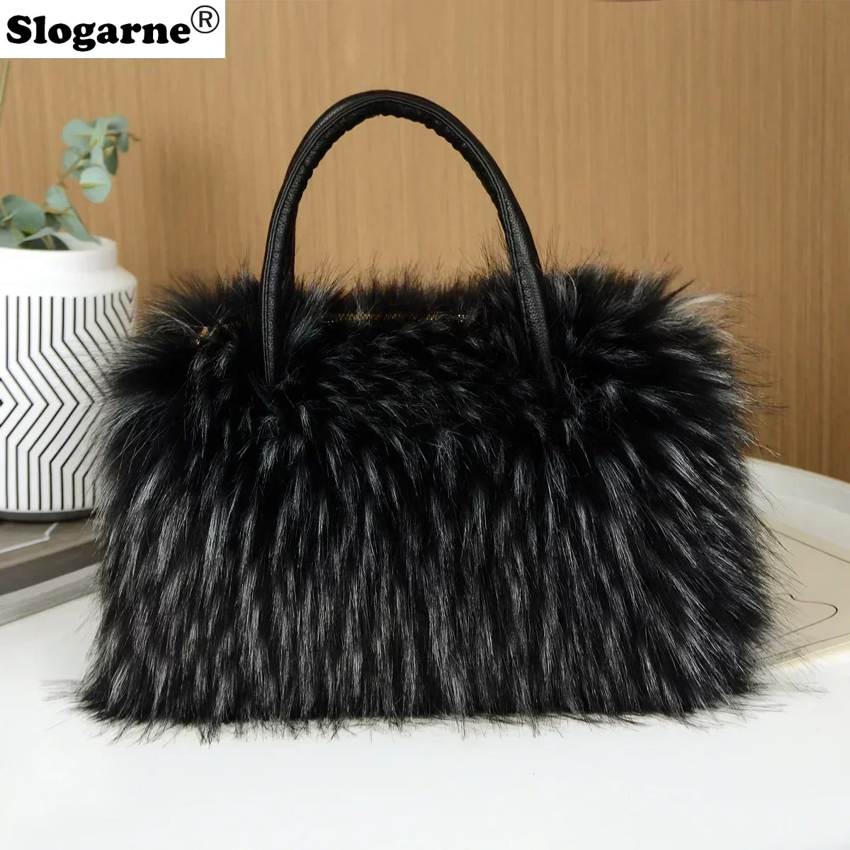 2024 New Raccoon Fur Bags Women Fashion Portable Faux Fur Handbags Winter Soft Warm Bag Girls Fluffy Large Capacity Tote Purse 2