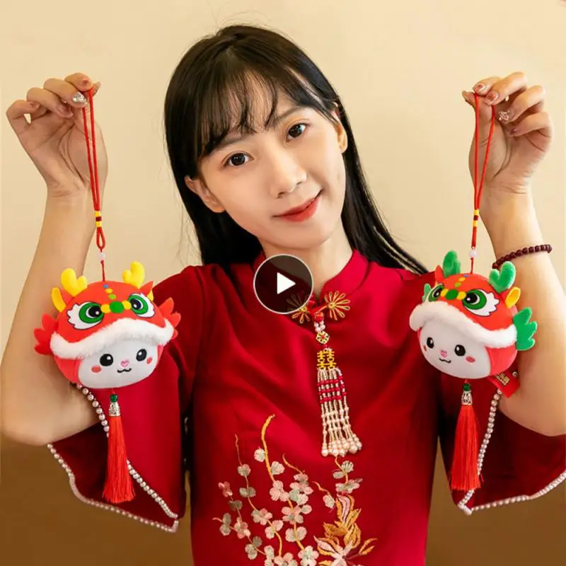 홈 데코 눈길을 끄는 사랑스러운 축제 행운의 유행 사랑스러운 드래곤 년 선물 패션 마스코트 인형 펜던트 키체인 선물
