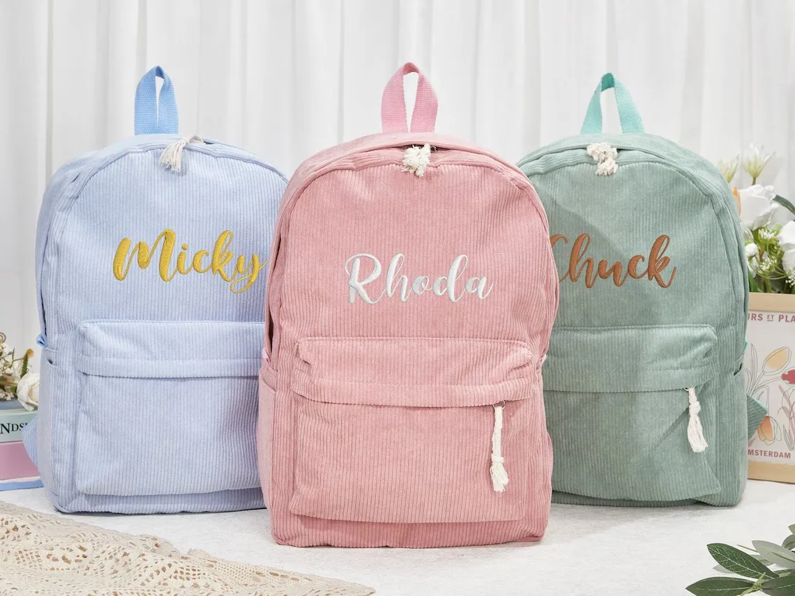 

Искусственный рюкзак: школьная сумка с индивидуальной вышивкой для детей