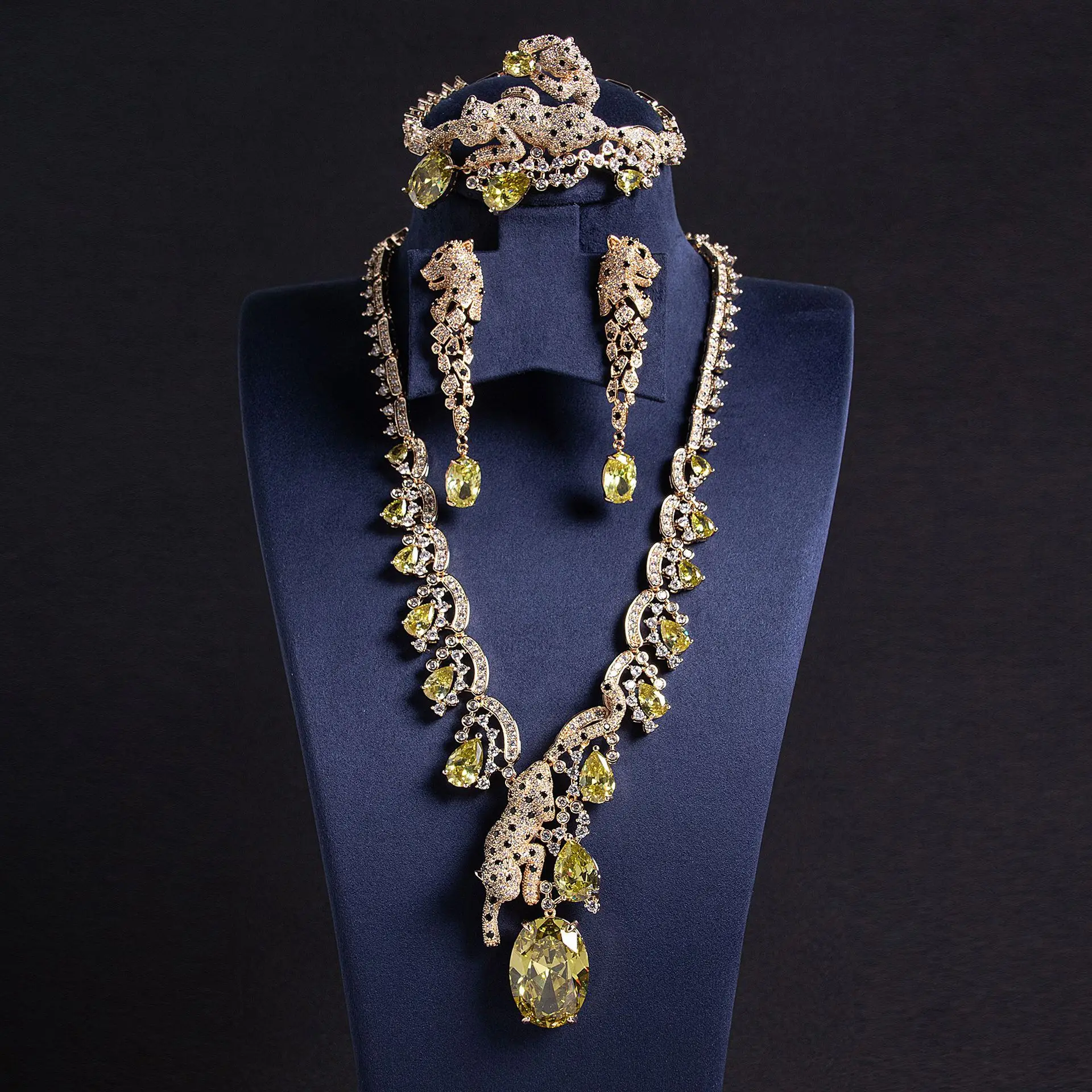 المرأة خمر الفهد الزركون الأحجار الكريمة الأصفر فل...