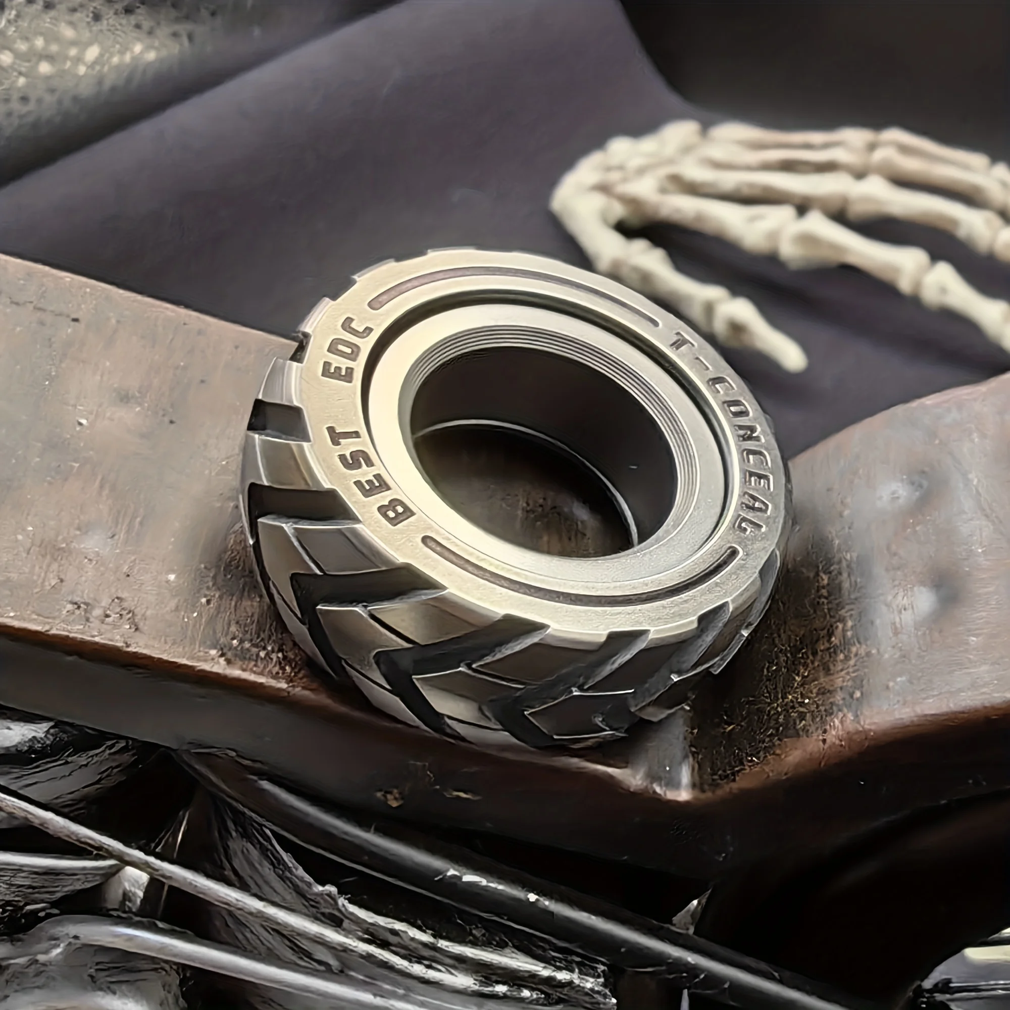 

Magnetic Ring EDC Mechanical Paragraph Finger Ring Stainless Steel Ratchet Metal Decompression Toy Adult Desk Toy