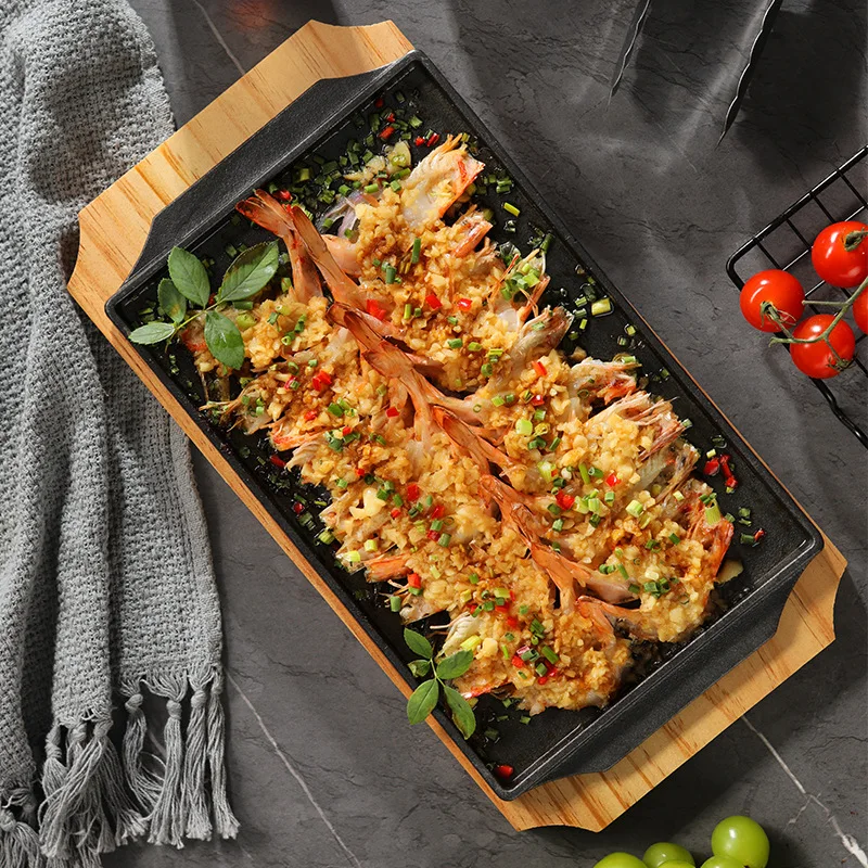 Cast Iron Rectangle Shape Restaurant Barbecue Plate Steak Sizzling Hot Pan Plate with Wooden Base Teppanyaki Grilled Fish Tray