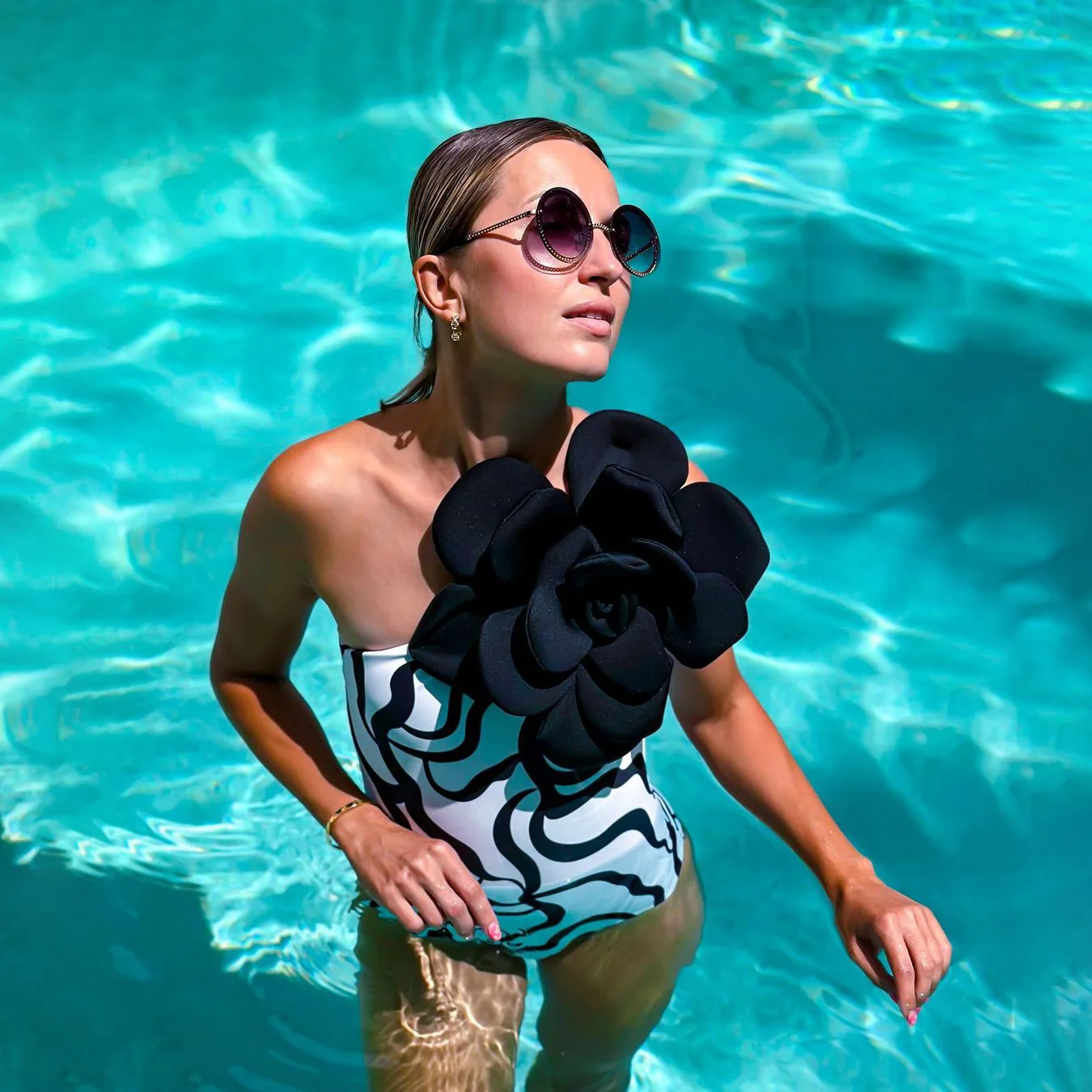 

One Piece Swimsuit Women's Three-dimensional Flower Swimsuits Swimwear Swimming Bodysuit Beach Wear Dress Cover Up Monokini May