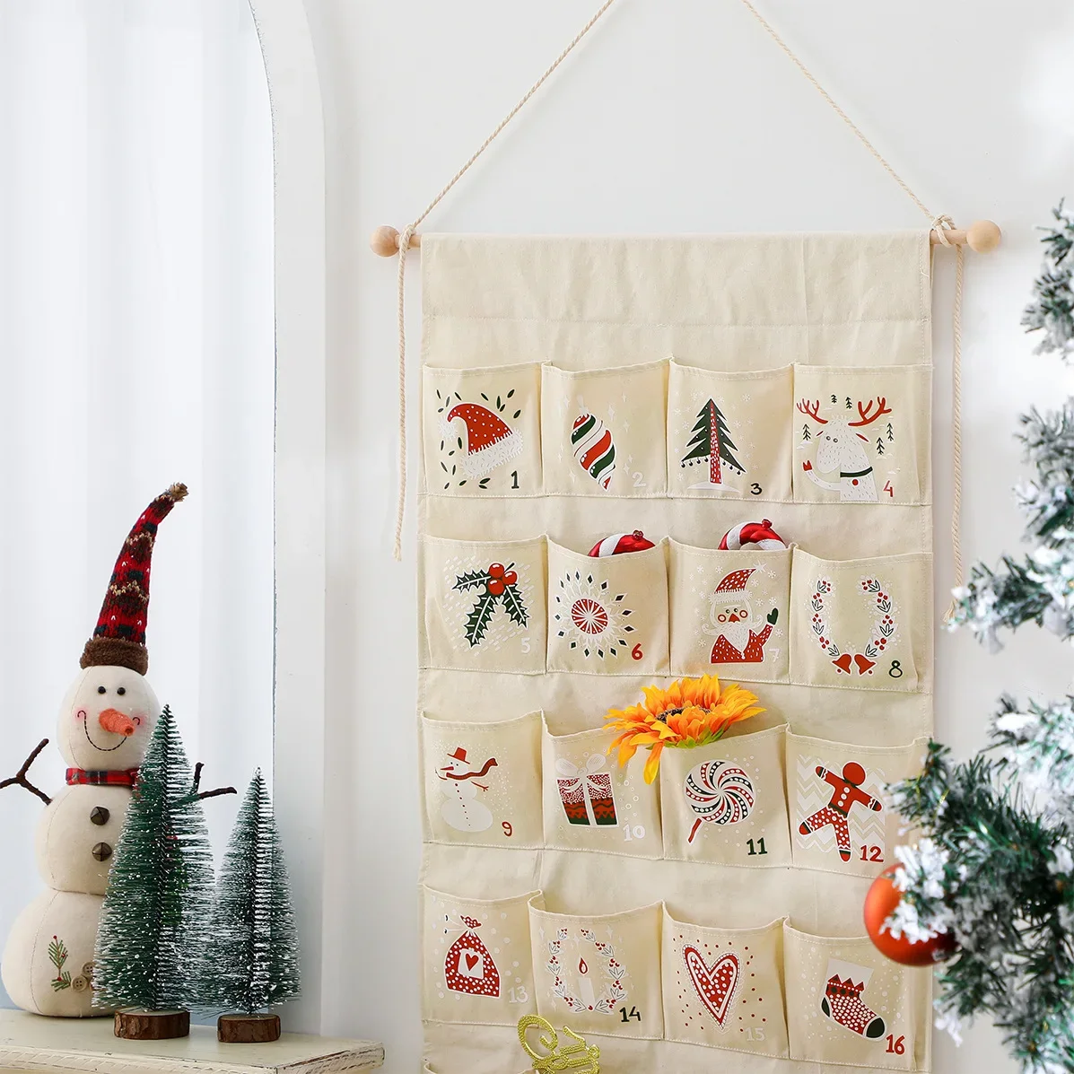 24 Pockets Christmas Ornaments Calendar New Design Hanging Tree Printed Canvas Advent Calendar for Kids Grifts Home Wall Calenda