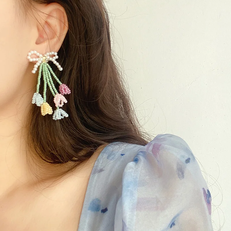 Boucles D'oreilles Percées Rétro Argentées Pampille Fleur Avec Perle Nacrée - Occasion
