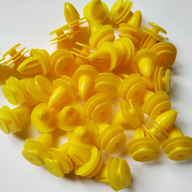 50Pcs 노란색 플라스틱 리벳 자동차 도어 트림 패널 클립 패스너 볼보 S80 S40 S60 C30 C70 V40 V50 V60 크로스 컨트리 V70 Xc60