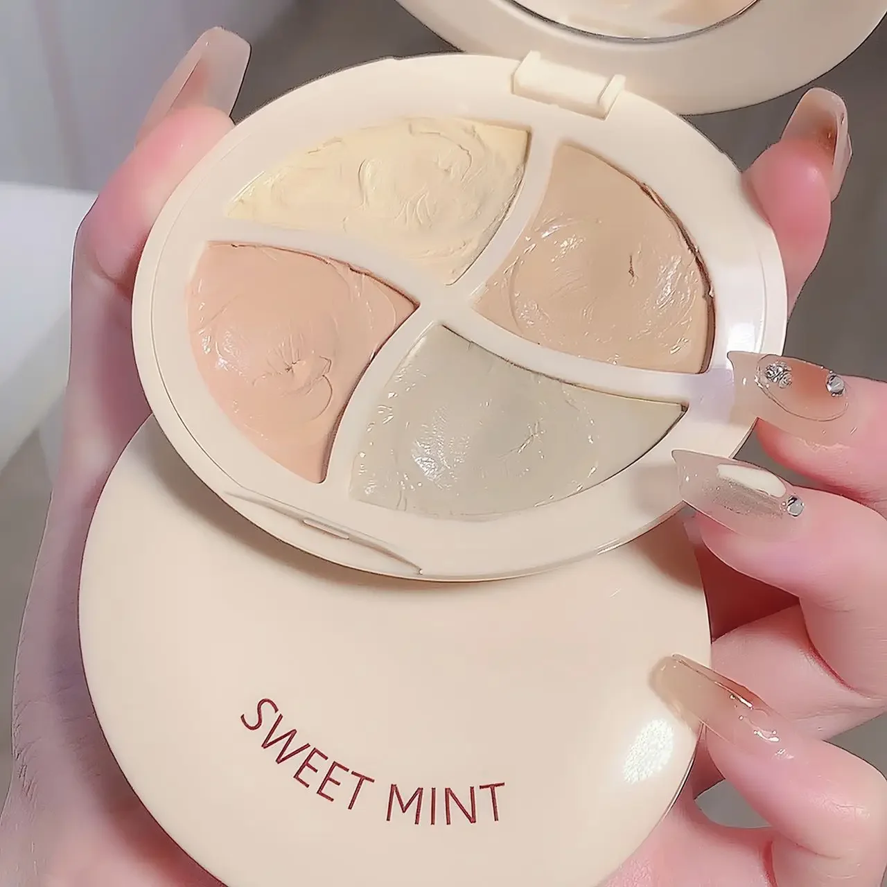 4-Color Concealer Palette Long Lasting Cover Dark Circles Acne Pores Cream Shading Highlighter Moisturize Face Makeup Cometics