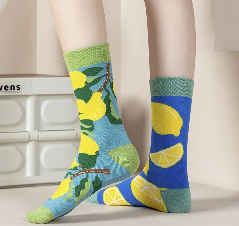 Neue kreative Paar AB asymmetrische trendige Socken modische personalisierte trendige Cartoon-Jacquard lange Röhren-Baumwollsocken – Detail 17