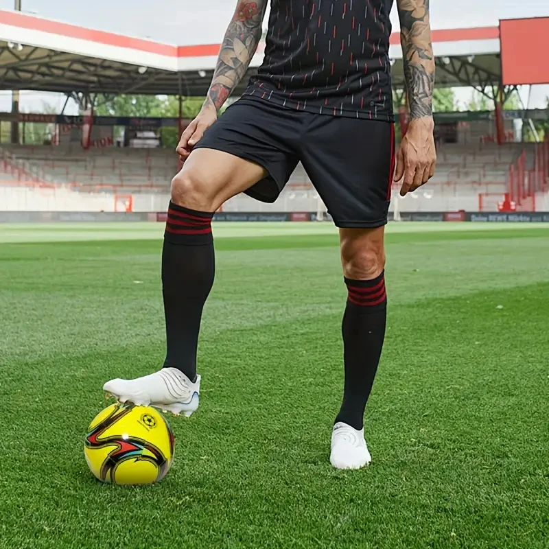 No.5 PVC Machine-stitched Football for Training Matches, Hard-wearing and Kick-resistant.