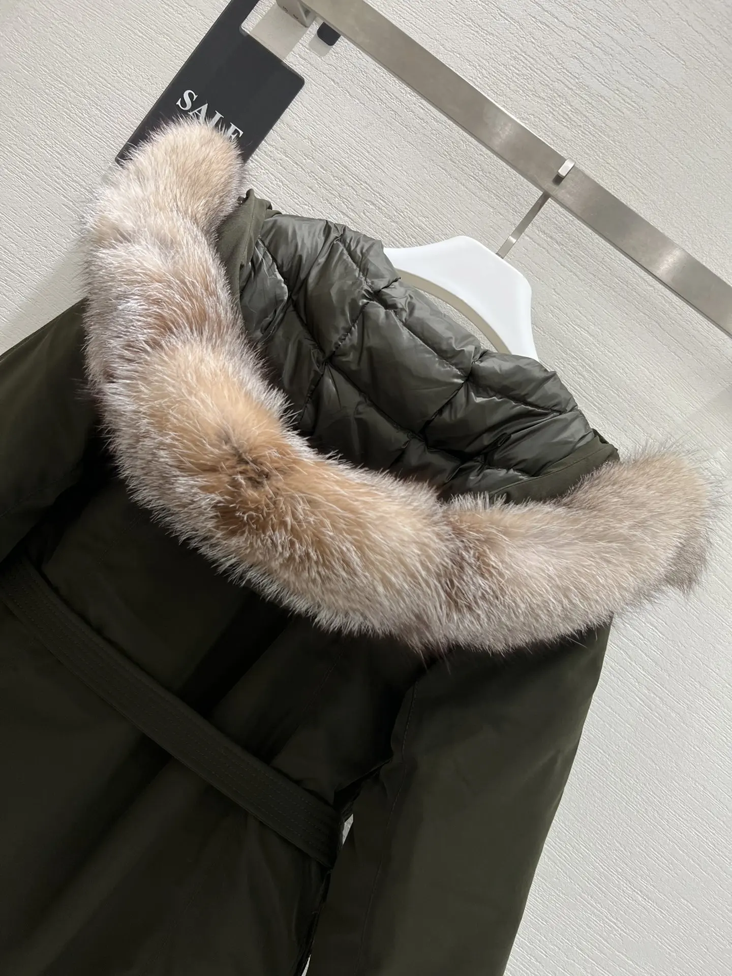 Women's Clothing Fox fur collar hooded double zip puller multi-pocket belt waist mid-length down jacket Winter New  NO.18