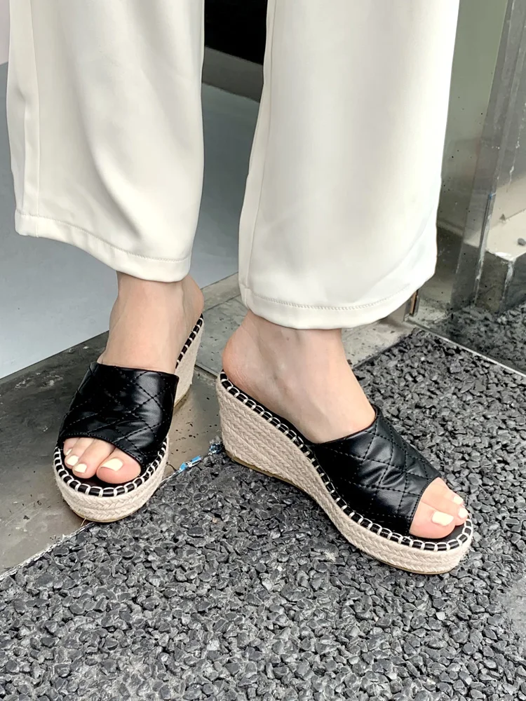 

Shoes Ladies' Slippers Platform Rubber Flip Flops On A Wedge Women Heels Pantofle Hawaiian High 2023 Summer Rome Slides PU