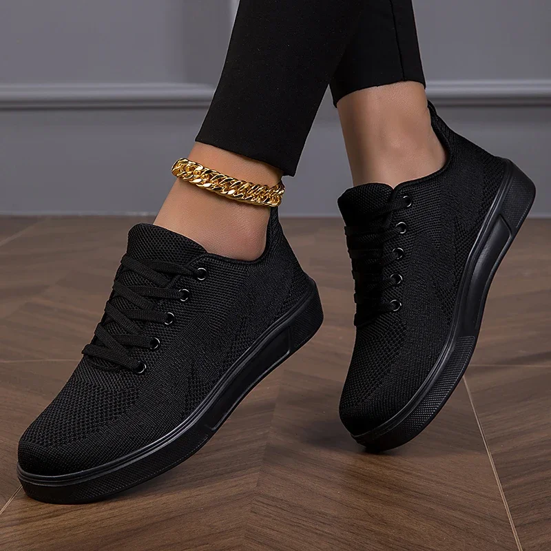 black flat nikes