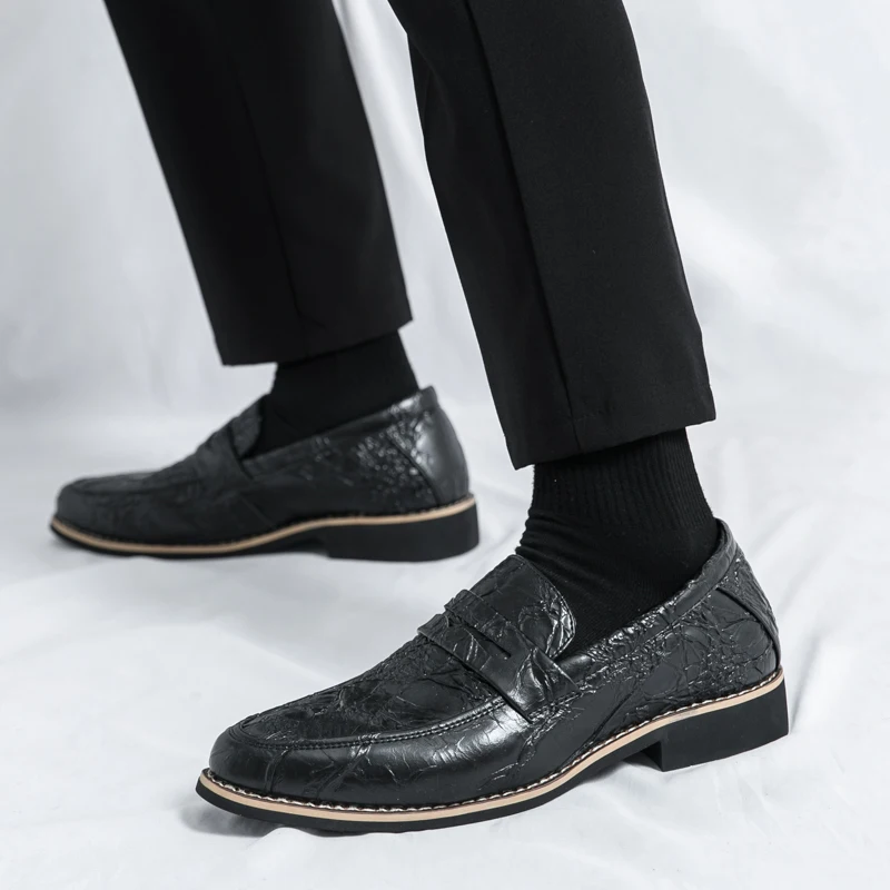 Black casual men's loafers Fashion designer's New style Office Leisure Business Party Adult nightclub shoes Plus Size 38-46