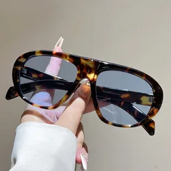 Elegant Vintage Gradient Oval Sunglasses for Women - Trendy Red & Blue UV400 Shades (Leopard blue)