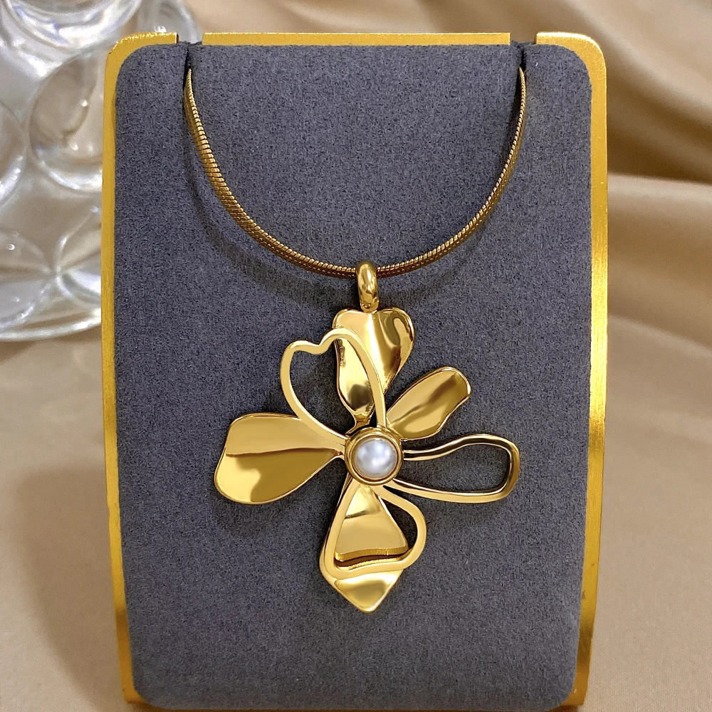 Trendy Hollow Flower Pearl Pendant Necklace for Women Elegant Gold Plated Stainless Steel Floral Neck Chain Jewelry Gifts - Image 3