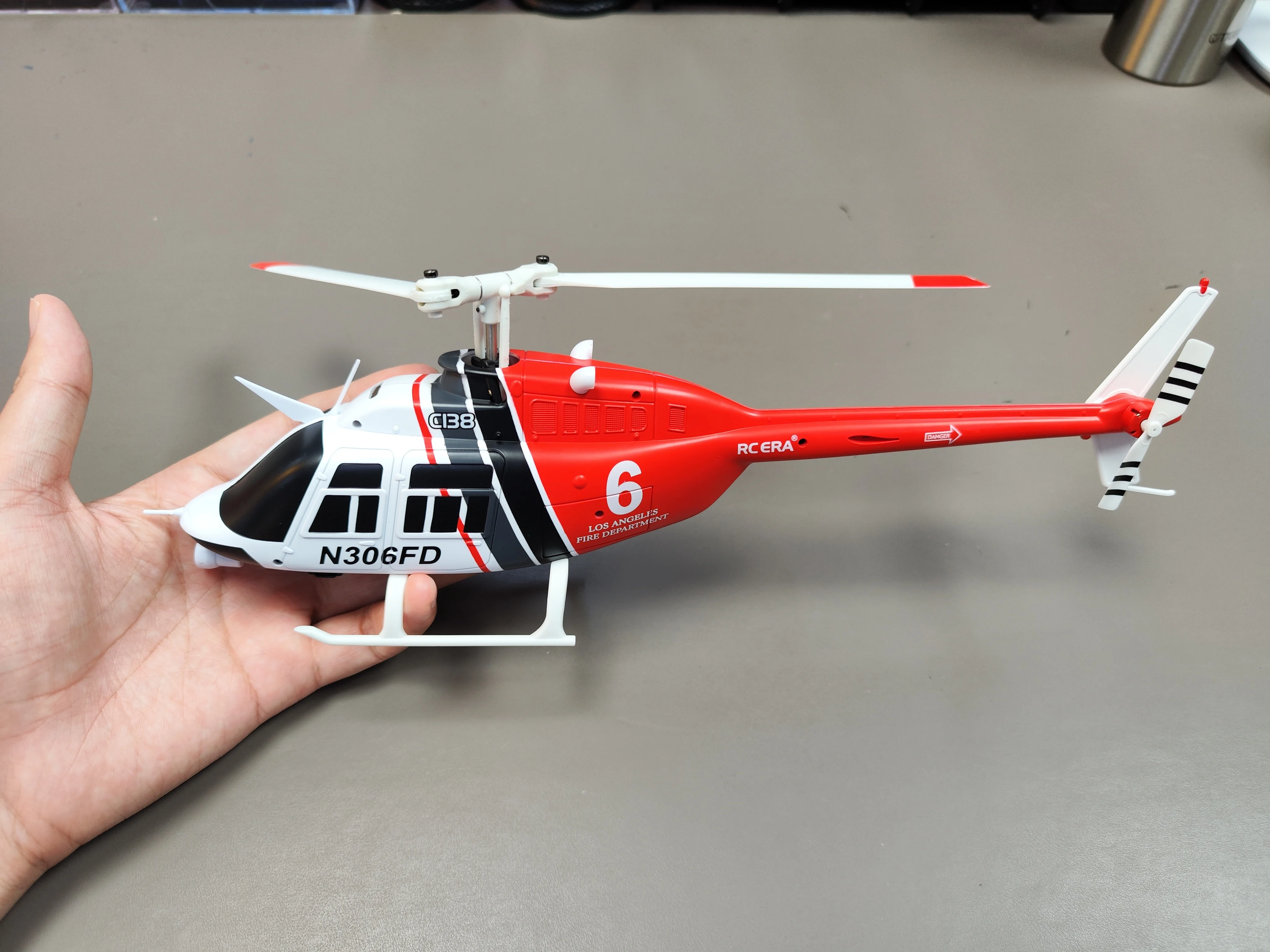 C138 RC Helicopter 4 Channels Single Propeller Simulation Remote Control Aircraft Bell 206 Helicopter Model 4