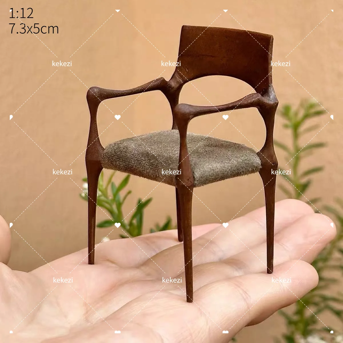 1:12 Mobili europei per casa delle bambole Miniature decorative Scena Mini sedia da tavolo intagliata Mobili per sedia da scrivania per computer - immagine 3