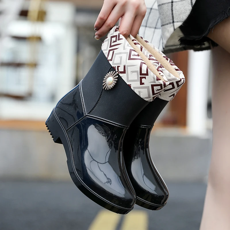 Fashion, Rain ,Boots Women's Fashion Outdoor Waterproof Non-slip Kitchen, Work Rubber Shoes Rain Boots Winter Mid-calf New Style
