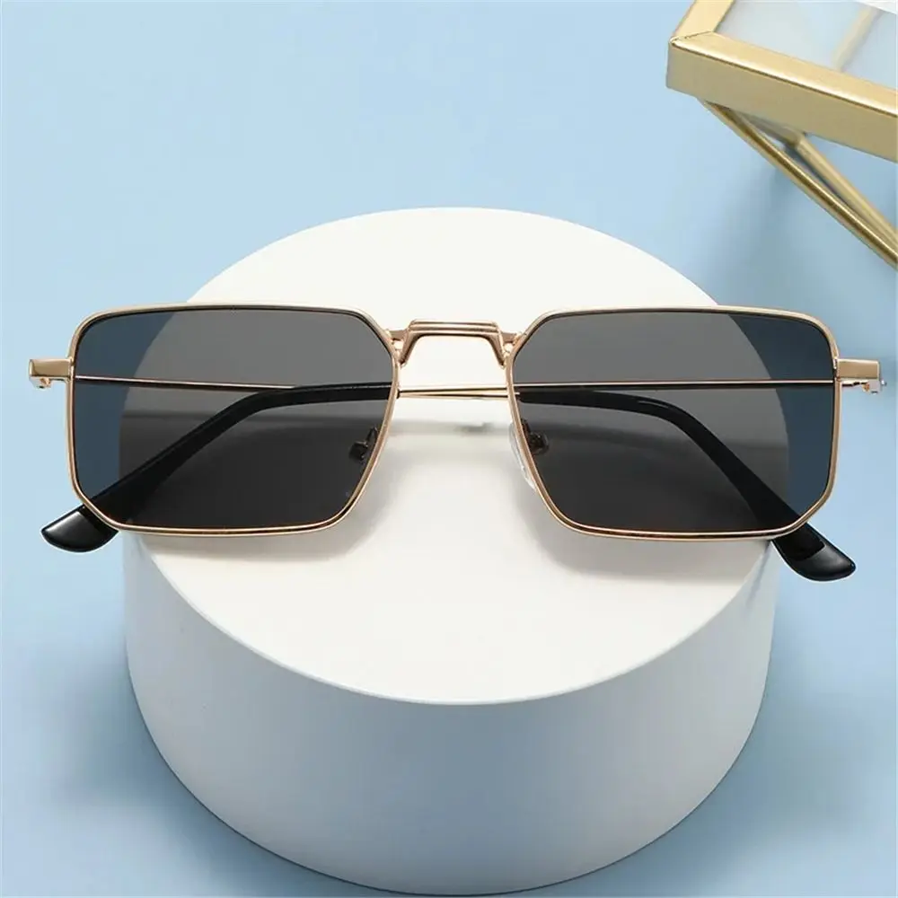 

Retro Rectangle Sunglasses for Women Men, High-Quality Metal Frame Punk Sun Glasses Vintage Travel Shades UV400 Protection