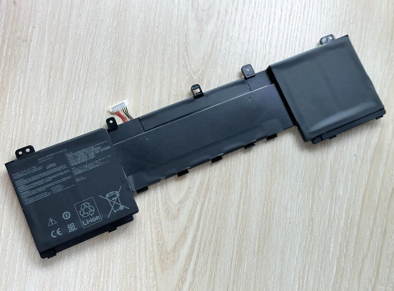 ASUS UX580GD i7/16GB/512GB バッテリー新品 新品 Asus ZenBook UX580GD バッテリー交換 | JapanBattery.jp