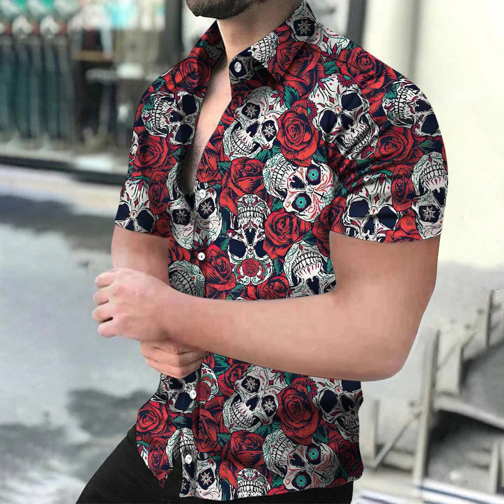 thumbnail image 1 of Camisa para hombre estilo hawaiano con estampado de calavera de terror, flores, cuello abatible, un solo botón, informal, para playa y resort, novedad de 2024, 1 of 5