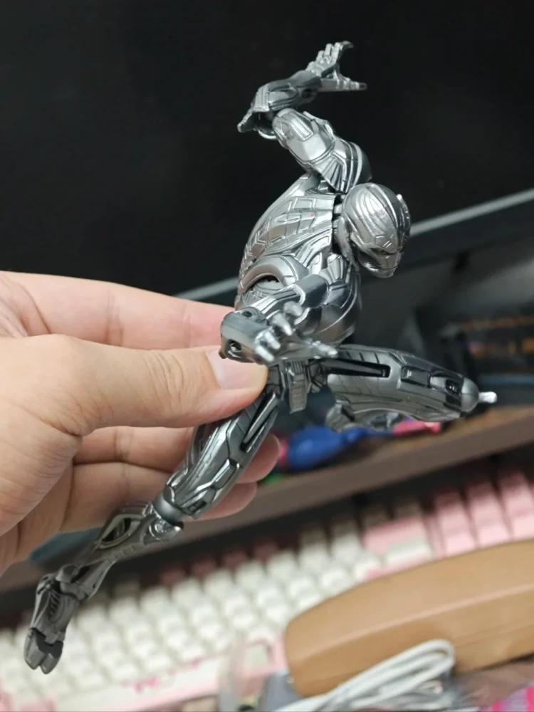 Preventa Ko modelo 16cm Marvel Ultron figuras de acción Kaiyodo