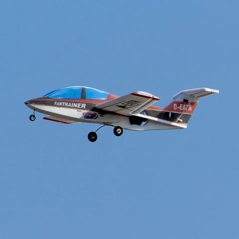 DANCING WINGS HOBBY　 Fantrainer E39 キット Dancing Wings Hobby E39 FanTrainer RC Foam Trainer 0.8M