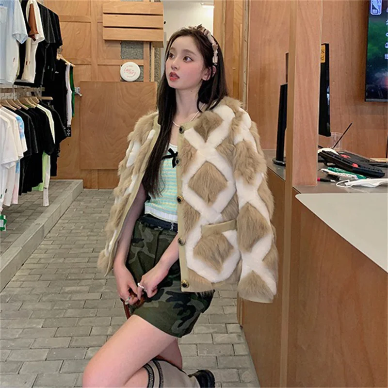 Women's Luxury Winter Thermal Fur Coat High Quality Wool Fur Coat Fashion Chequered Design Outdoor Winterproof Fur Coat