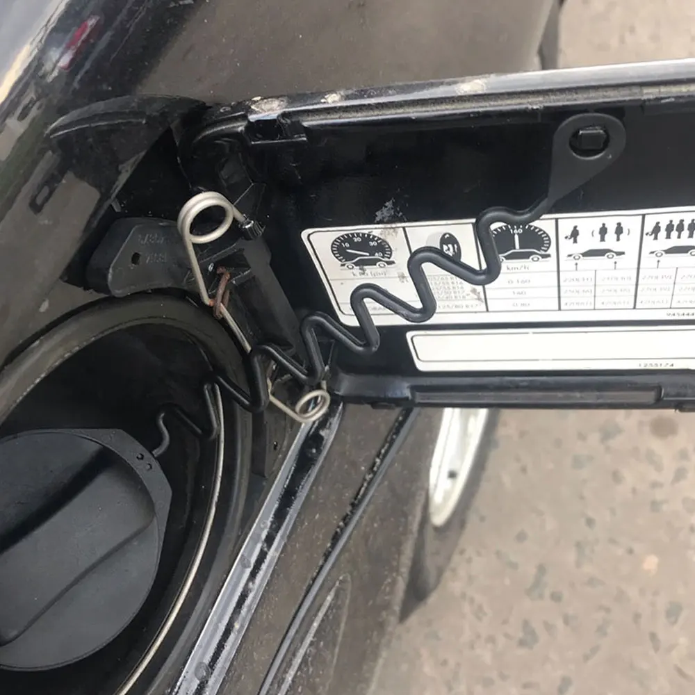 Fuel Tank Cover Fuel Cap Fuel Tank Cap Black Fuel Tank Cap Cover Line Cable Wire Petrol Diesel Gas Oil Rubber Rope for Volvo S80 S60 S40 S60L XC60 XC90 V40 C30 C70 V70