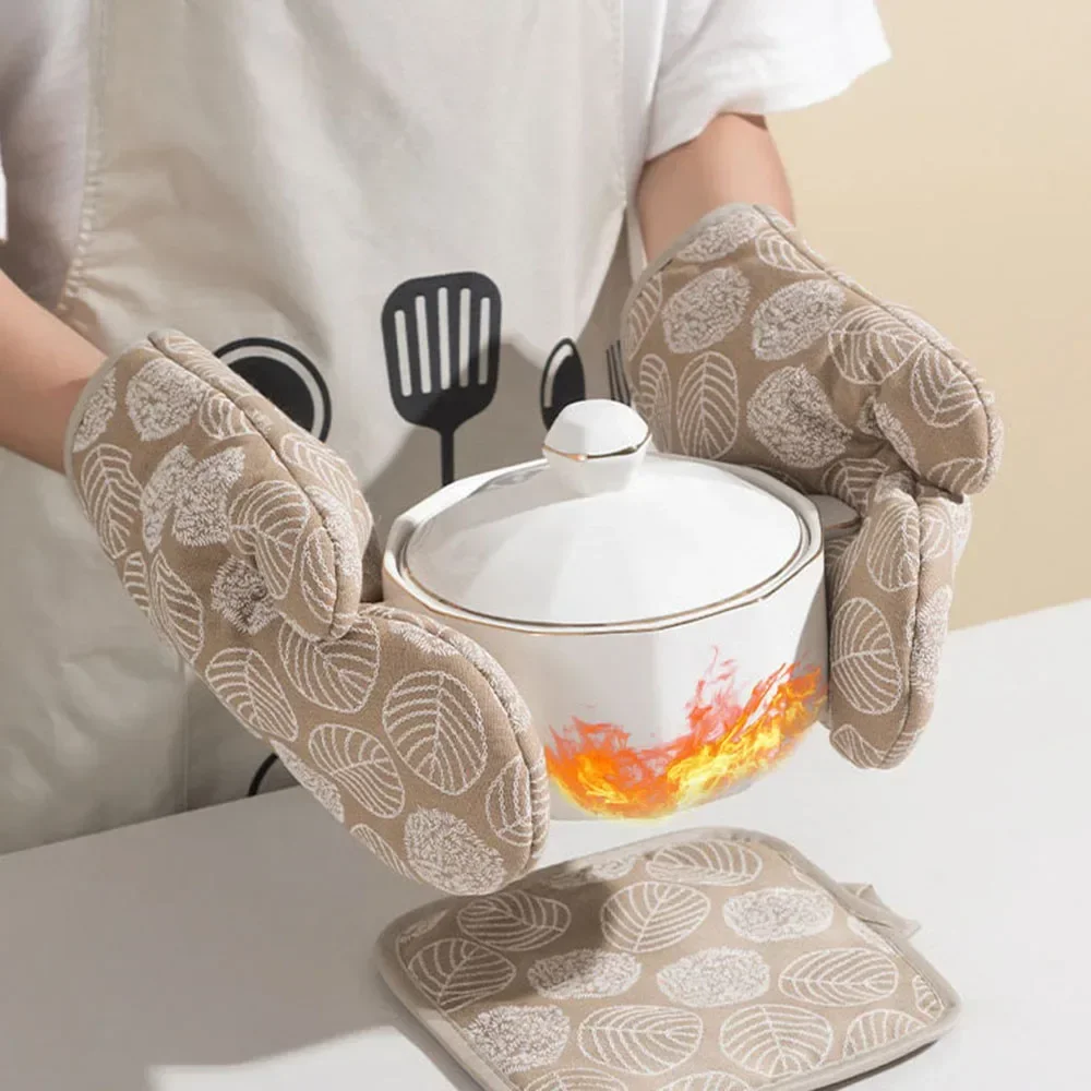 Kitchen Baking Oven Gloves Thick Heat Resistant Gloves, Microwave Oven Gloves, Anti-scalding Printed Gloves