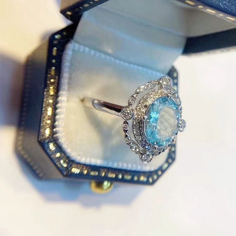 Huitan Exquisite Oval Shape Baby Blue Cubic Zirconia Ring for Women Luxury Silver Color Band Fashion Lady's Rings Party Jewelry finger ring,silver ring,zircon crystal ring