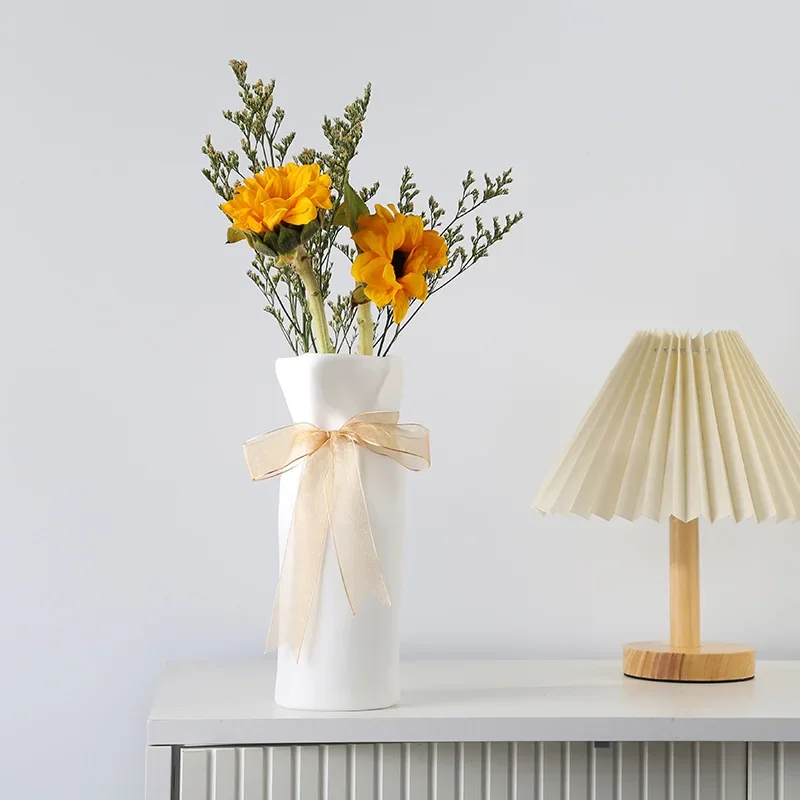 Simple White Vases Cream Style Imitation Paper Bag Pleated Ceramic Vase Hydroponic Vase Home Decoration Room Desktop Decoration 4